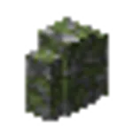 苔むした丸石の塀